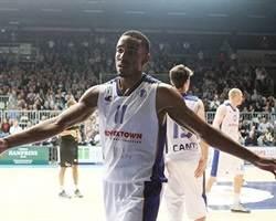 Cantù vince, Sassari e Siena ko