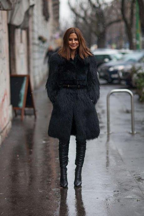 la-modella-mafia-Christine-Centenera-fashion-editor-2013-street-style-Bally-coat.-Alaïa-boots-via-hbz