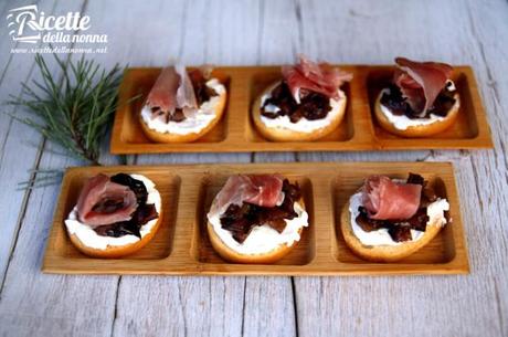 ricetta crostini radicchio speck