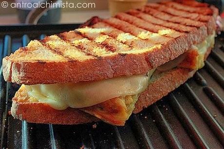 Panino Casereccio con Frittata e Pecorino