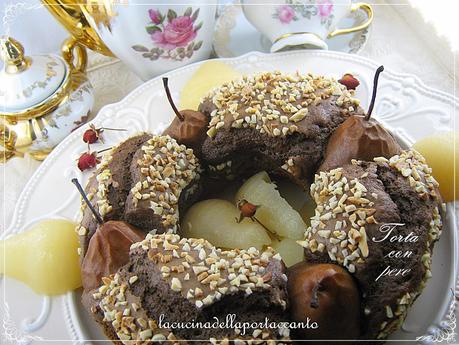 Torta al cioccolato fondente con pere e nocciole al marsala