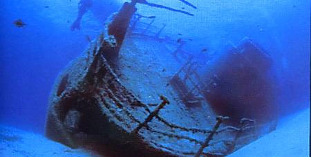 Troppe navi sospette affondate nei mari italiani | helzapopping
