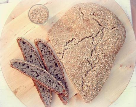 The bread is on the fridge..ancora pane ma con farina di grano saraceno e sesamo!