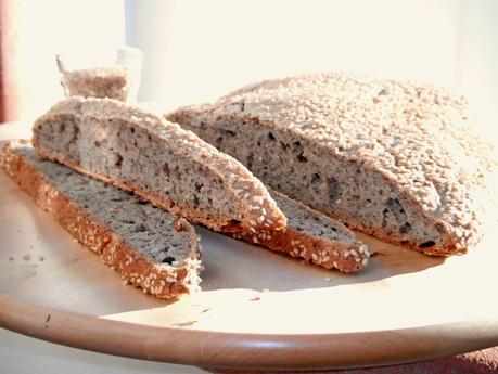 The bread is on the fridge..ancora pane ma con farina di grano saraceno e sesamo!