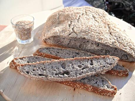 The bread is on the fridge..ancora pane ma con farina di grano saraceno e sesamo!