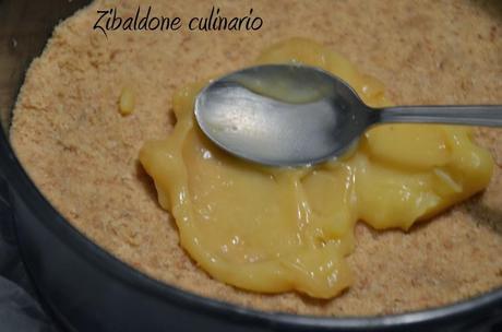 Cheesecake al limone con lemon curd e mandorle