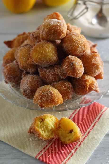 Frittelle (fritole, fritòe) di Carnevale soffici, soffici