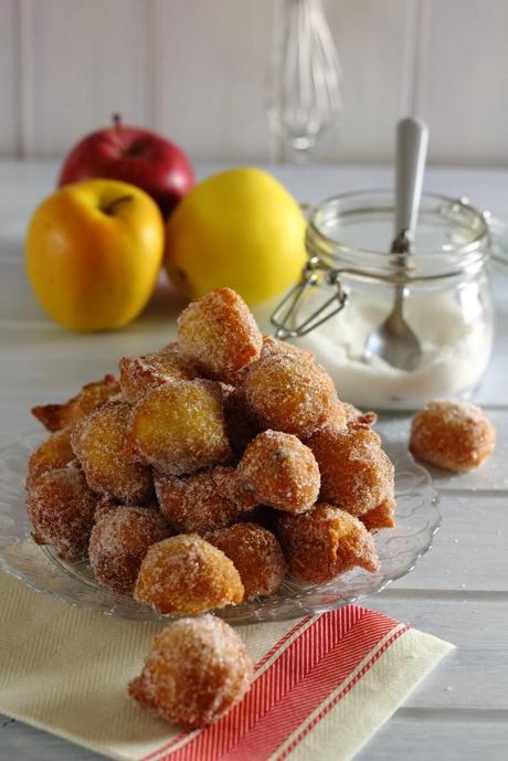 Frittelle (fritole, fritòe) di Carnevale soffici, soffici