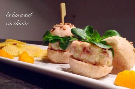 MINI-BURGER DI BRANZINO di Andrea Bertarini MINI-BURGER DI BRANZINO di Andrea Bertarini