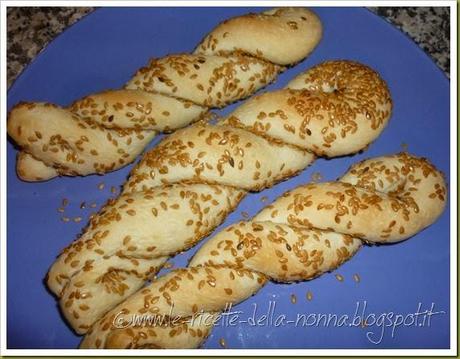 Treccine di pane con semi di lino dorato (14)