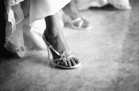 02-Dettaglio-scarpe-da-sposa