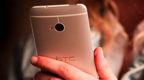 Back%20of%20HTC%20One 578 80 HTC One   aggiornamento OTA Android 4.2.2 disponibile per i modelli italiani