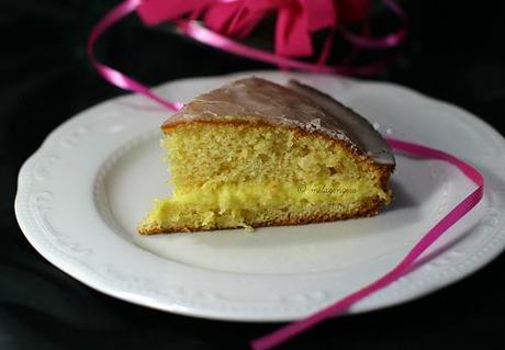 torta soffice al limone con glassa rosa