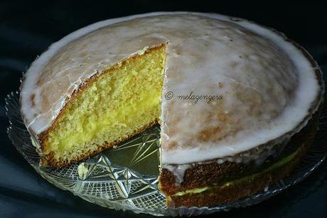 torta soffice al limone con glassa rosa