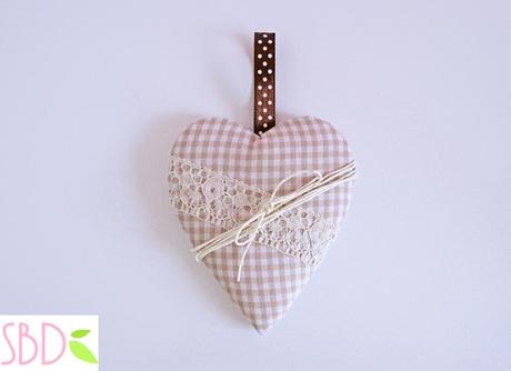 Cuori di Stoffa (no cucito) - Fabric hearts (no sew)