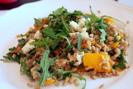 Farro con zucca, rucola e roquefort