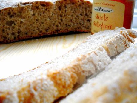 Pane ai cereali con lievito ad alta idratazione licoli