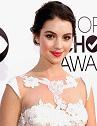 Adelaide Kane difende “Reign” dal boicottaggio tramite Twitter