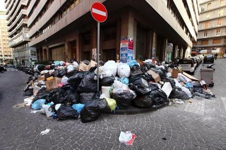 Proposta: cambiamo il nome all'Italia, chiamiamola EMERGENZA