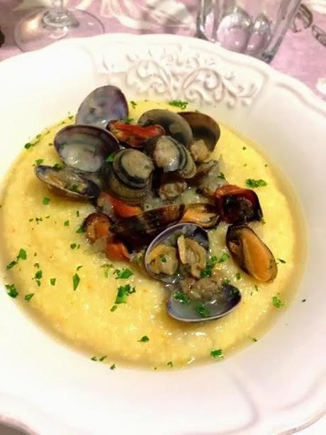 Polenta al sugo di vongole e cozze