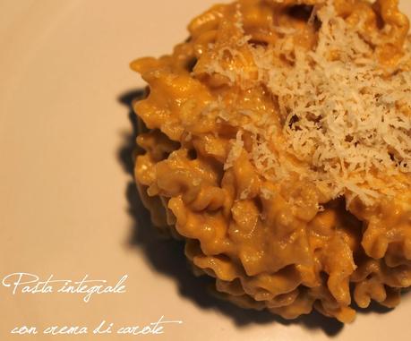 Pasta integrale con crema di carote