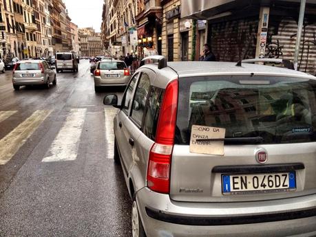 Decidere di fare una sabato pomeriggio di passeggiata in centro e
rovinarsi immancabilmente la giornata. Il motivo per il quale l'Unesco
non interviene quale è?