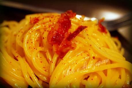 SPAGHETTI ALLA CARBONARA CON GUANCIALE CROCCANTE E BOTTARGA DI RICCIOLA