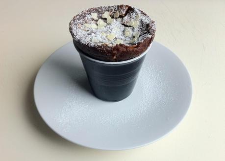 La torta in tazza: una nuova ricetta per una velocissima mugcake da fare con il microonde