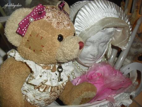 io sto con i miei Teddybears, fuori piove.