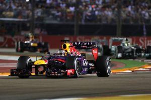 Sebastian-Vettel_Singapore_2013 (1)
