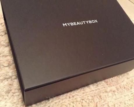 [Apriamo&Valutiamo] La Mybeautybox di gennaio 2014: la box di San Valentino!