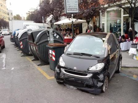 La nuova Via Albalonga si chiama Via Catanzaro. Doppie file e soste selvatiche e i cittadini ci chiedono visibilità. La diamo con piacere