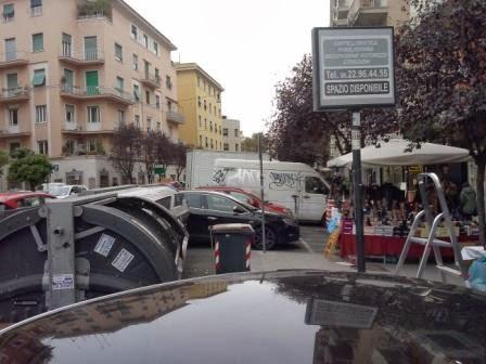 La nuova Via Albalonga si chiama Via Catanzaro. Doppie file e soste selvatiche e i cittadini ci chiedono visibilità. La diamo con piacere