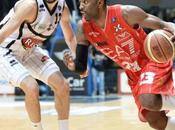 Milano continua vincere, Brindisi tiene passo