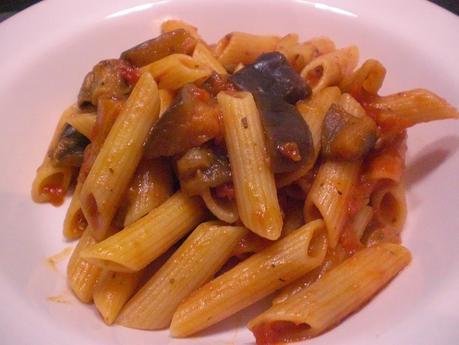 Penne al ragù di melanzane