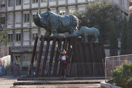 Omg! There's a rhino in my city!