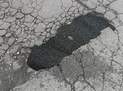 strade roma riparano cosi': pecetta via! lavori fatti piedi, ditte andrebbero radiate all'istante messe condizioni nuocere ogni angolo pianeta