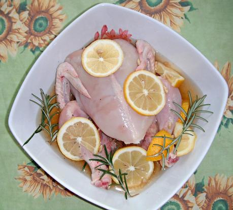 Pollo al limone con chips di patate viola (cottura nel cartoccio)