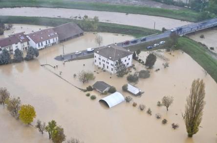 MALTEMPO:VENETO,CASA DISPERSO CALDOGNO SOTTO DUE METRI ACQUA