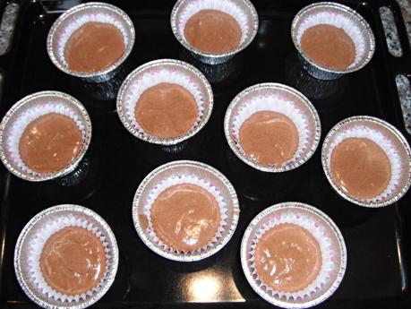 Muffins semplici al cioccolato fondente