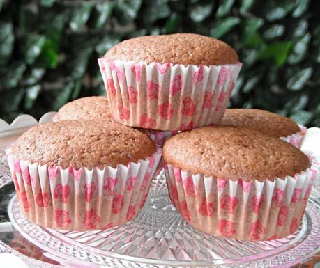 Muffins semplici al cioccolato fondente