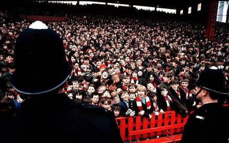 I tifosi del Manchester United chiedono un settore per i giovani tifosi all'Old Trafford