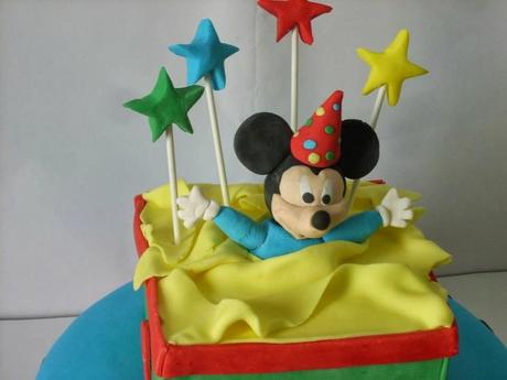 TORTA CON TOPOLINO