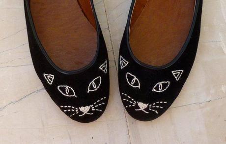 black-cat-face-shoes