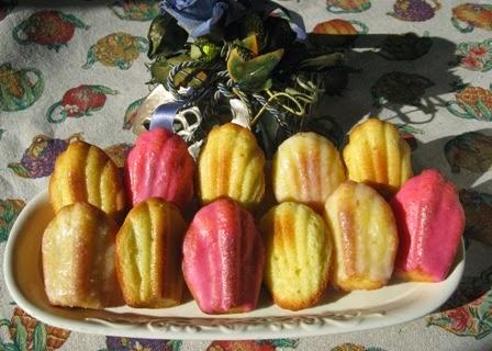 Madeleinettes mon amour alla vaniglia  glassate bianche e rosa