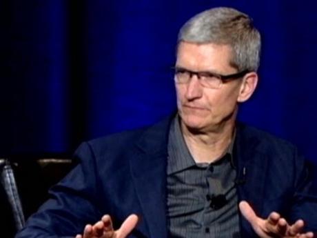 tim cook likes to eat lunch with random apple employees in the cafeteria Tim Cook intervistato dal Wall Street Journal conferma: presto Apple lancerà nuove categorie di prodotto !