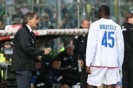 Mancini bacchetta Balotelli, ricordandogli che fine ha fatto Adriano