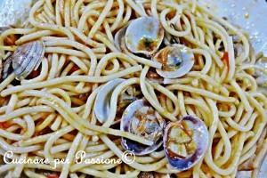 spaghetti con le vongole alla pureta