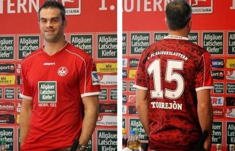 La Sondertrikot 2014 del Kaiserslautern in onore dei tifosi firmata da Uhlsport