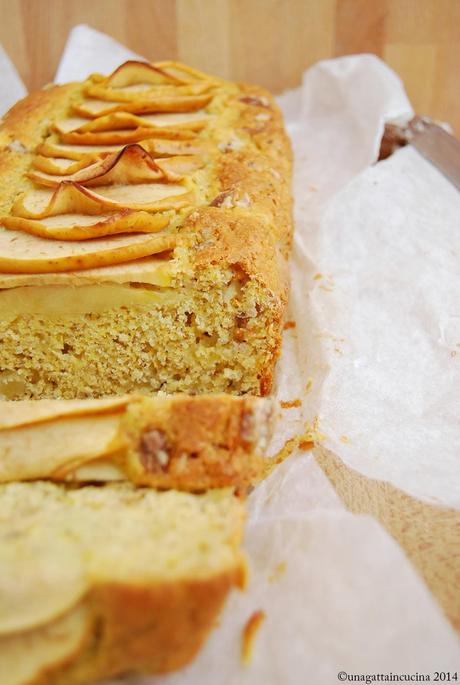 Plumcake con farina gialla, mele e marron glacè